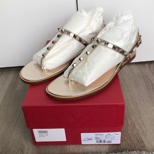 BRAND NEW Valentino Rockstud Thong Sandal